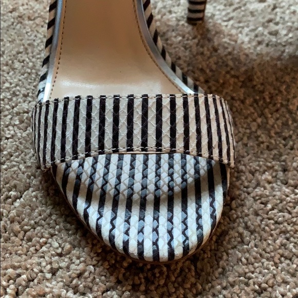 Jessica Simpson Stripe Heels - Picture 2 of 4
